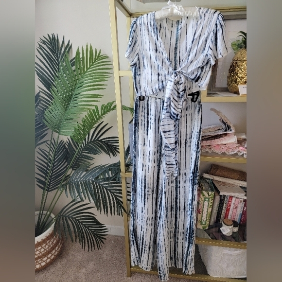 Vestique Tie Dye Matching Set Top Size Medium and Pants Size Large - Picture 1 of 8